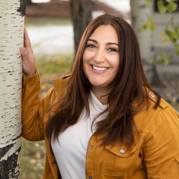 Meet your Posher, Jennifer - Picture 1 of 1